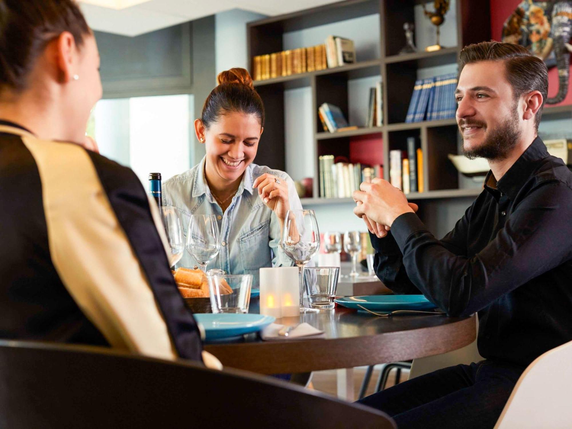 Mercure Nantes Centre Gare Ngoại thất bức ảnh